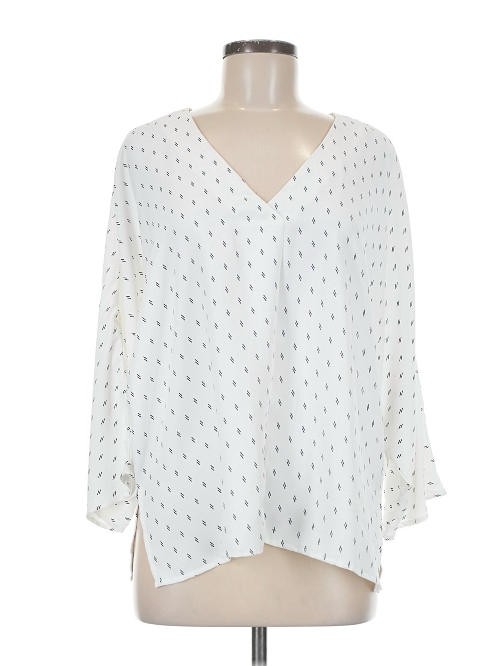 Vince Camuto White V-Neck Printed Blouse